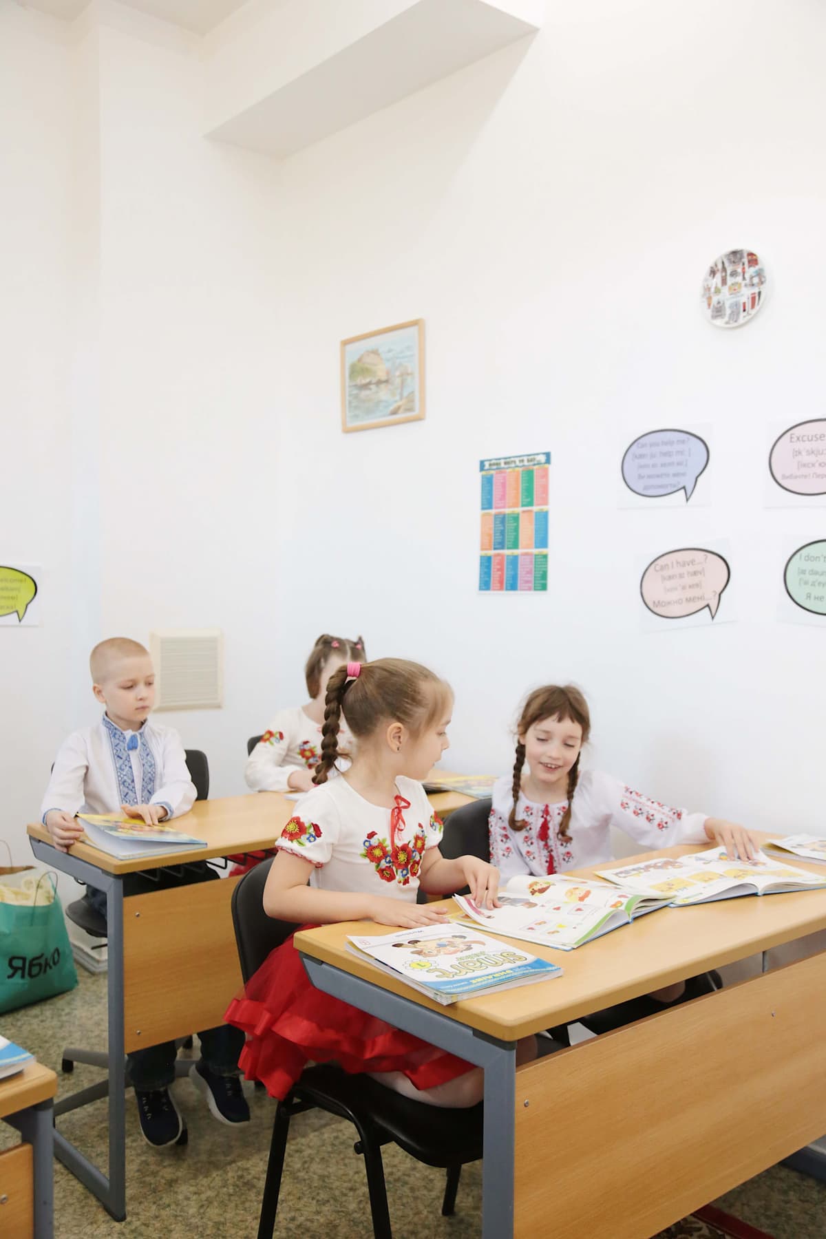 Учні вивчають англійську