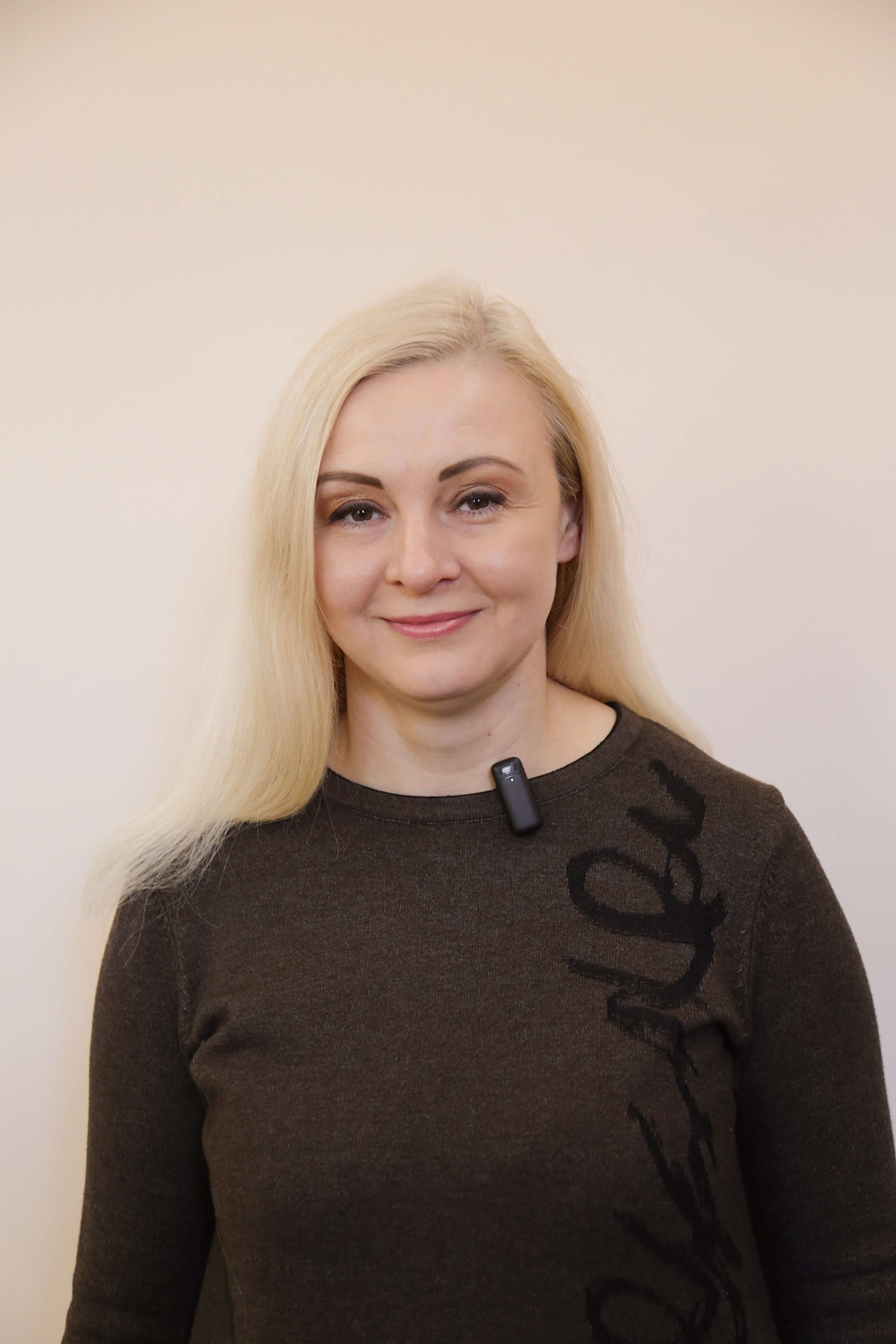 Юлія, Вчитель початкових класів